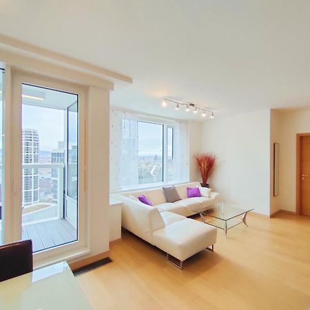 Sag Romantic 22 Floor Panorama City Free Parking Free Wifi บราติสลาวา ภายนอก รูปภาพ